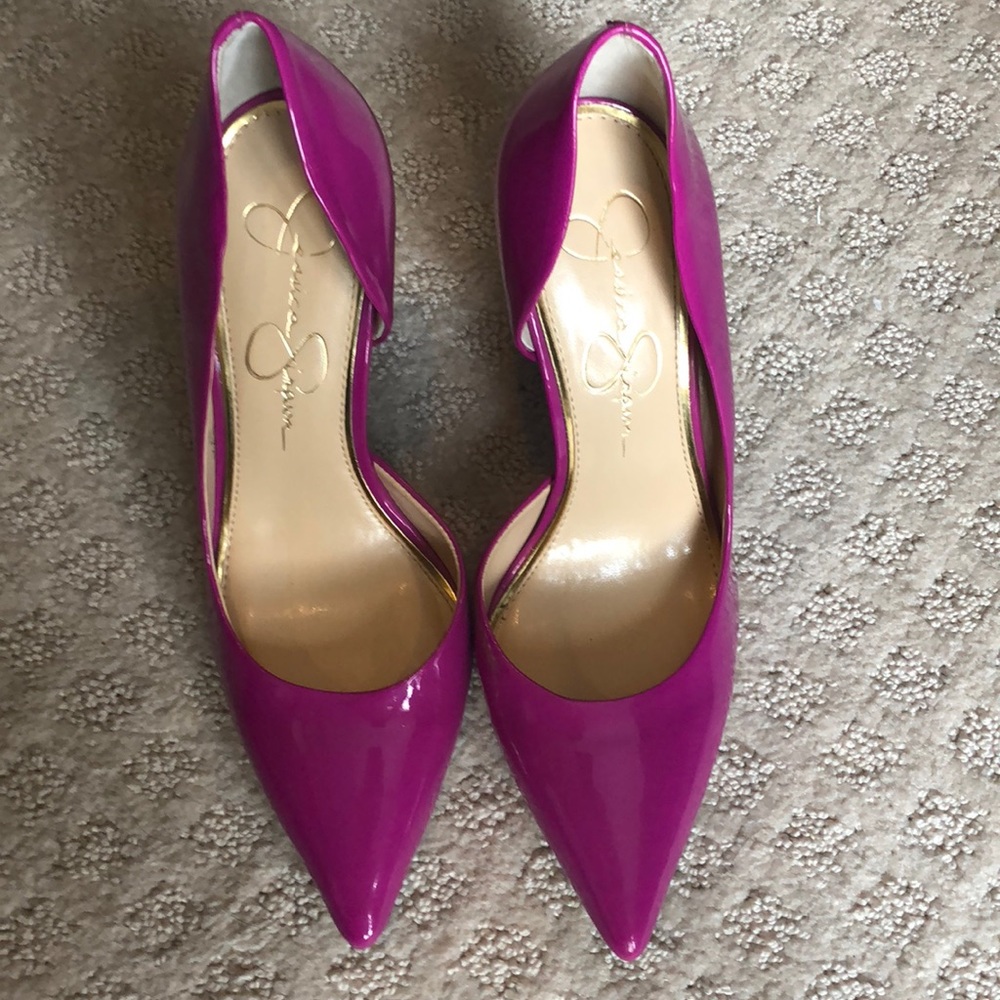Jessica Simpson- size 6